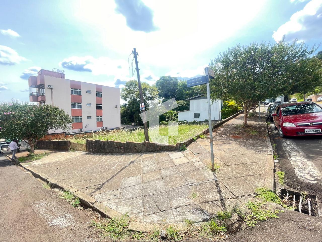 TERRENO DE ESQUINA À VENDA PRÓX MUFFATO E UNIMATER, B.LA SALLE...