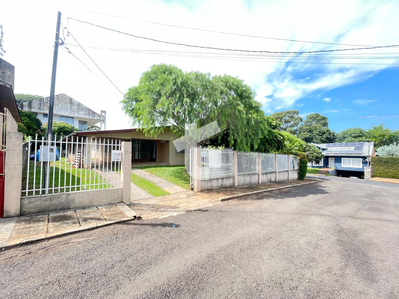 CASA DE ESQUINA À VENDA NO BAIRRO LA SALLE - PATO BRANCO - PR.