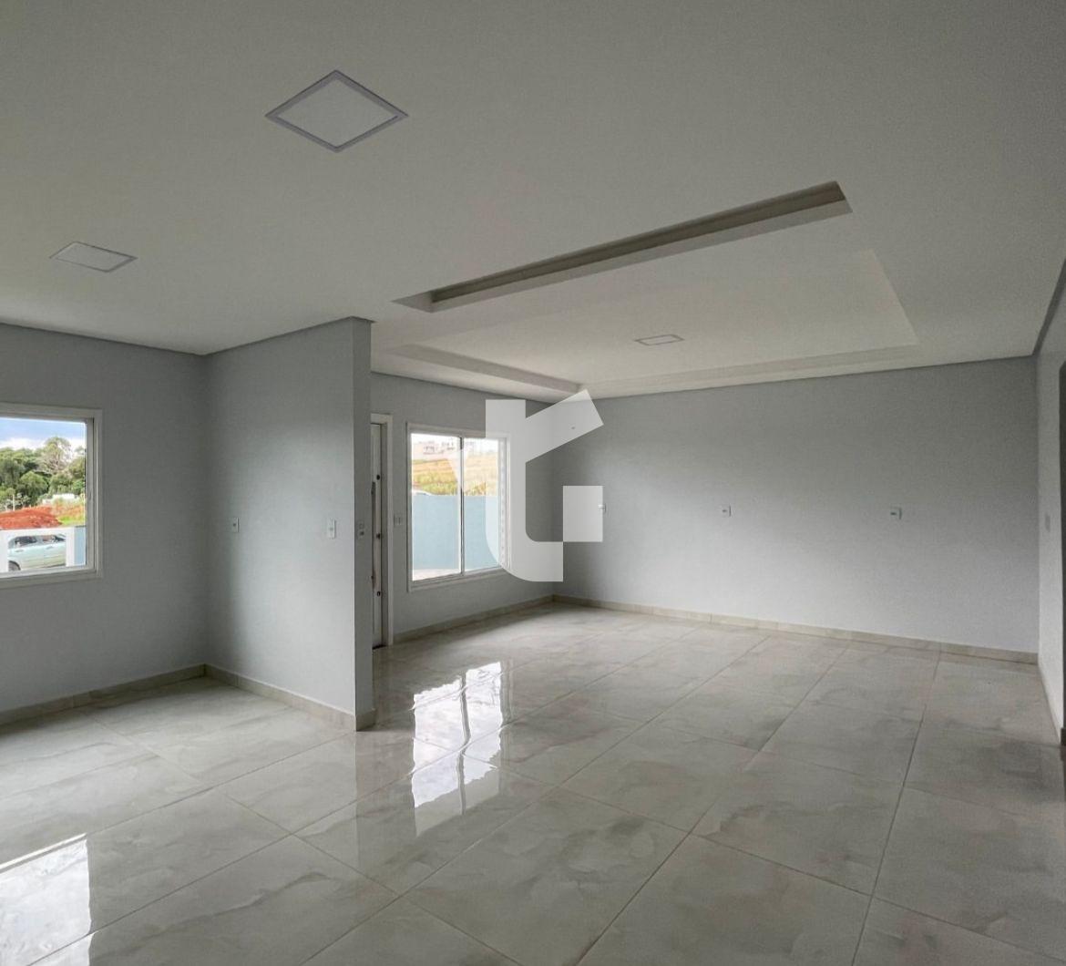 CASA NOVA À VENDA NO BAIRRO FRARON, 01 SUÍTE E 02 QUARTOS - PA...