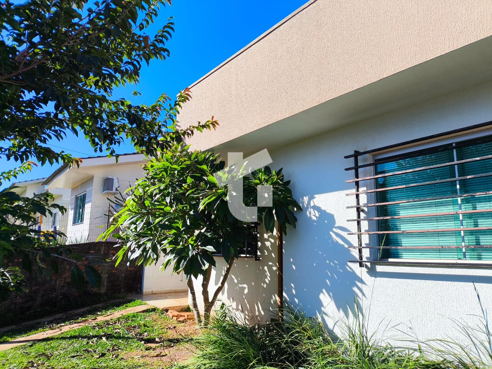 CASA À VENDA NO BAIRRO SÃO FRANCISCO, COM 03 QUARTOS - PATO BR...