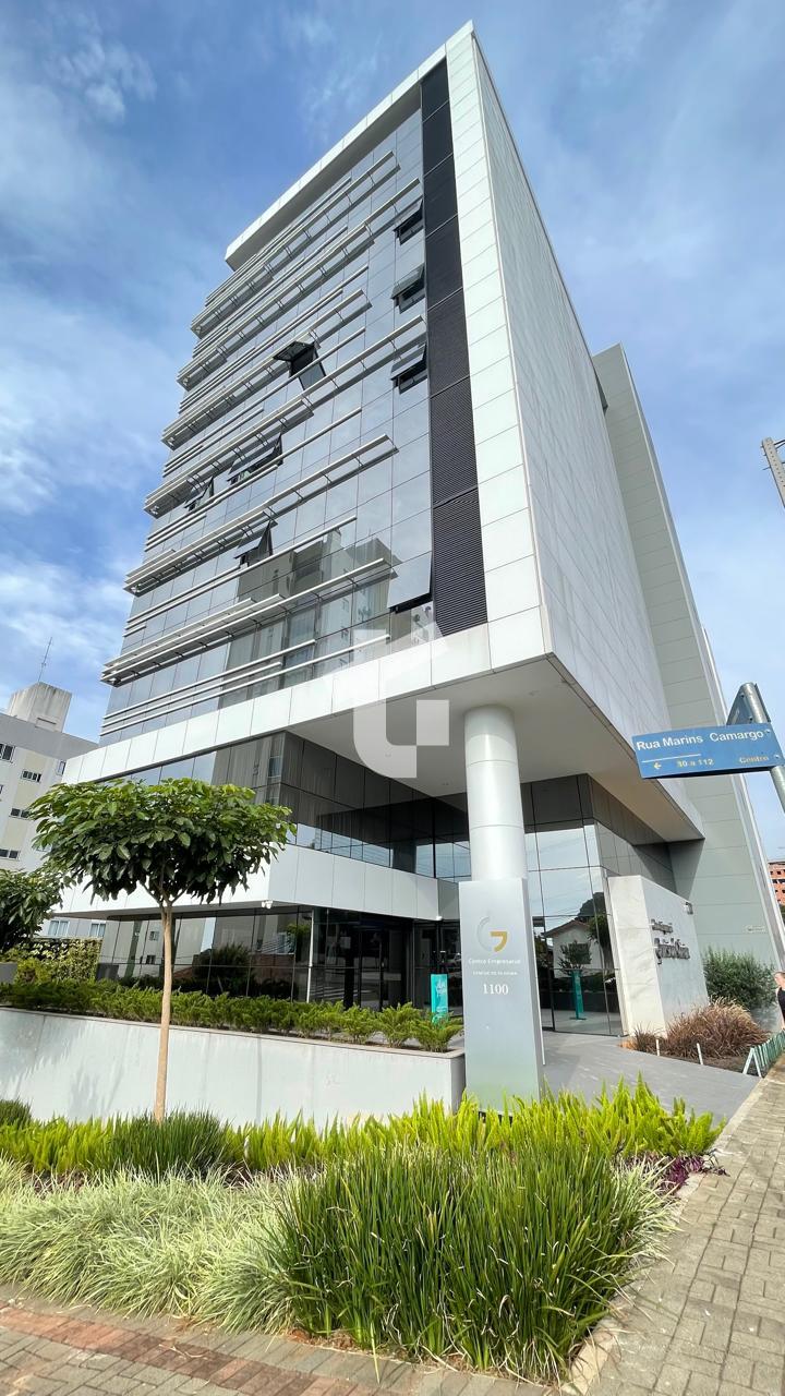SALAS COMERCIAIS NO CENTRO EMPRESARIAL GENÉSIO DE OLIVEIRA À V...