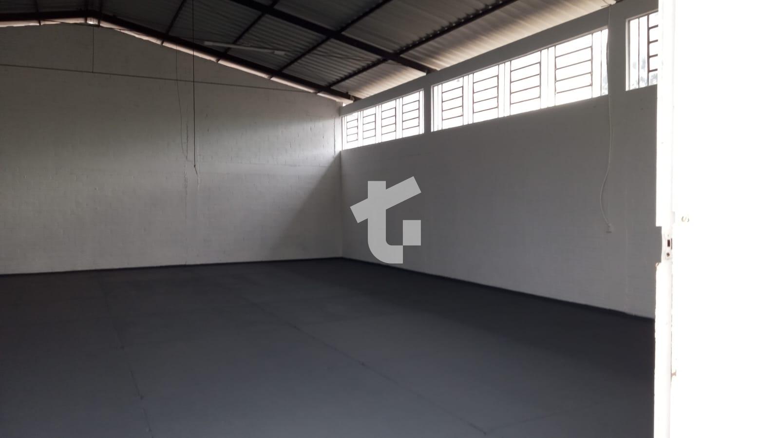 BARRACÃO À VENDA NA MARGINAL BR 158, PRÓXIMO AO TREVO DA ITACO...