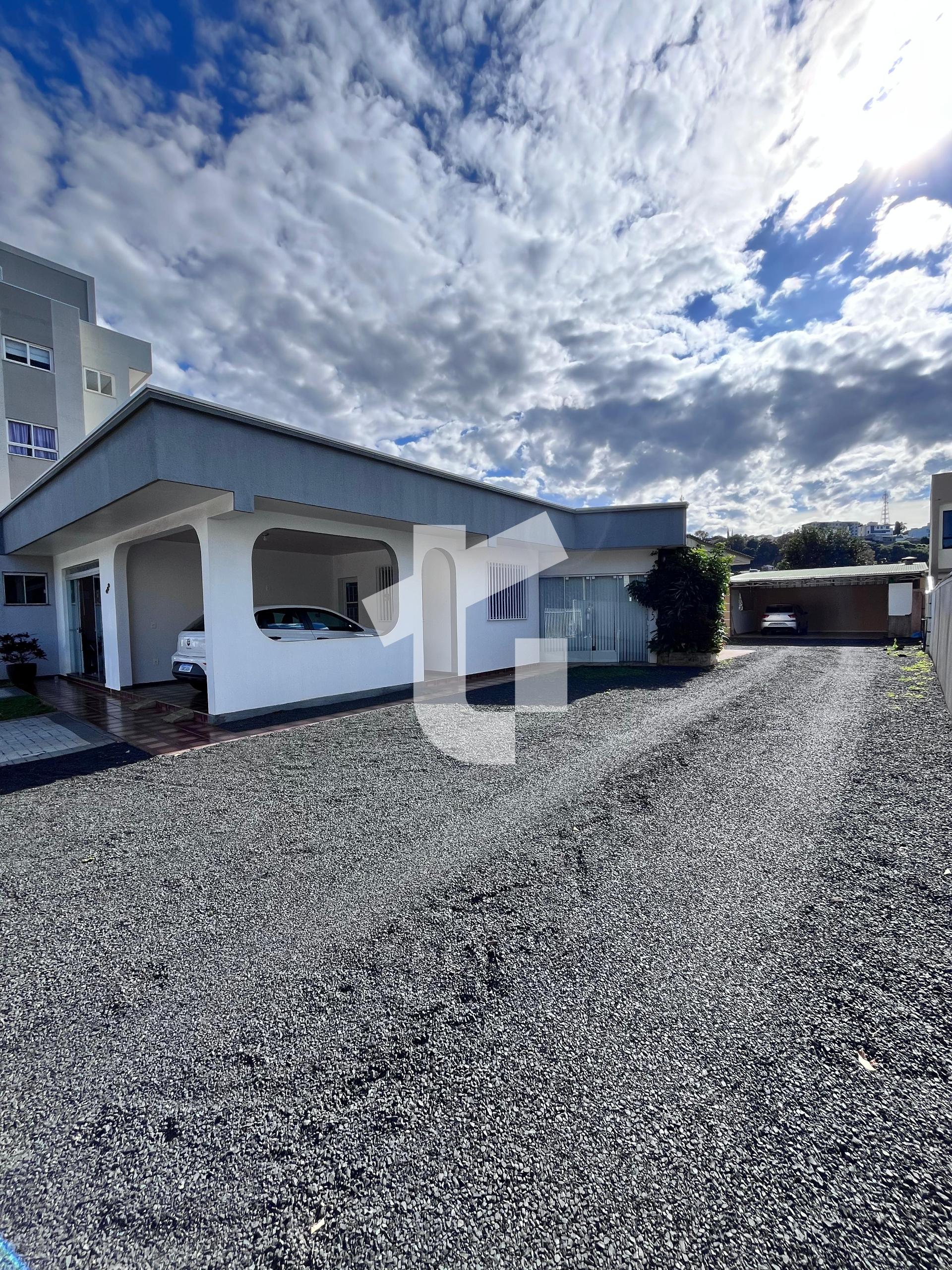 CASA COMERCIAL PARA LOCAÇÃO NO CENTRO DE PATO BRANCO - PR