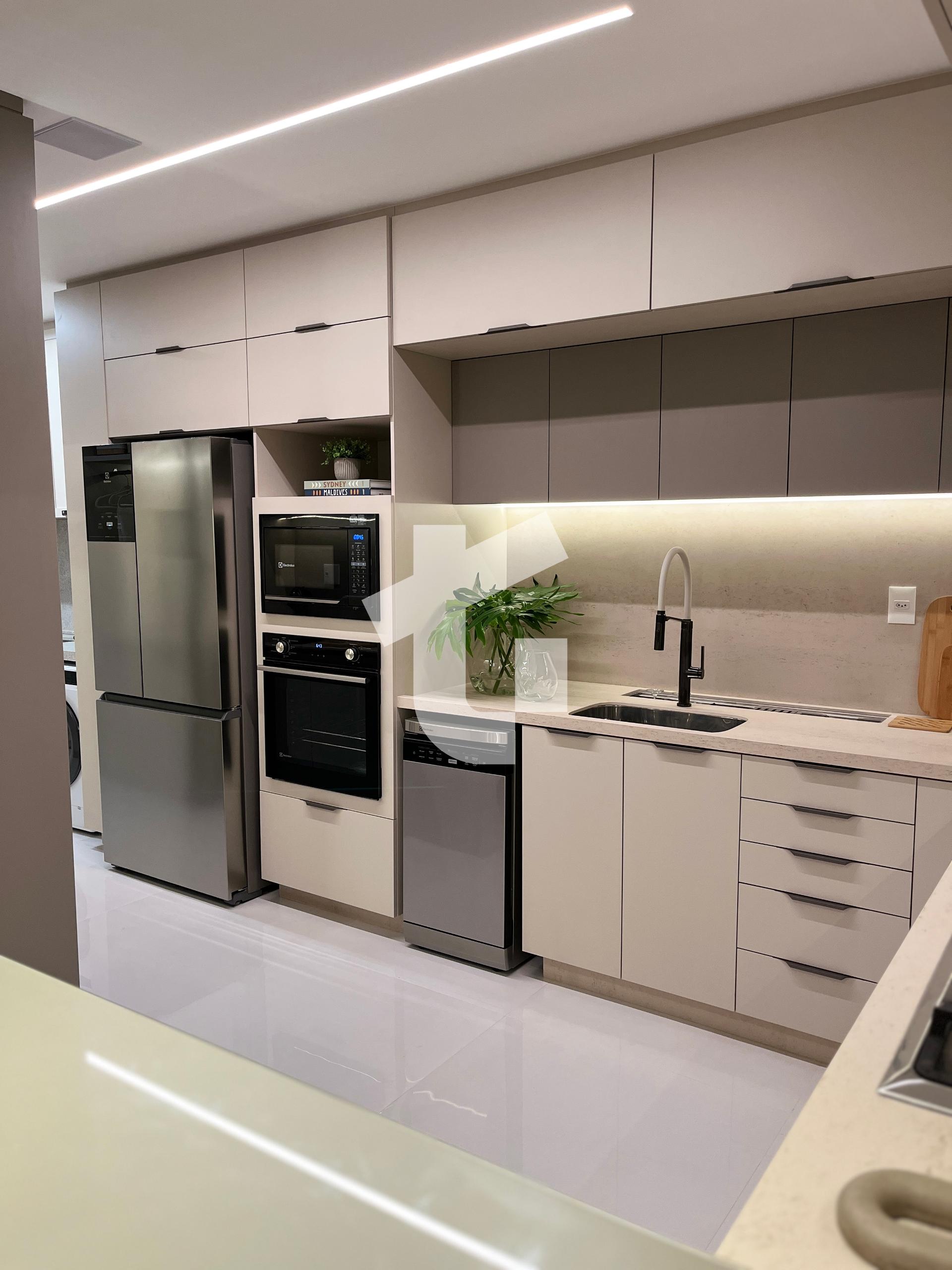 APARTAMENTO MOBILIADO NOVO À VENDA NO ED. TURMALINA - CENTRO -...