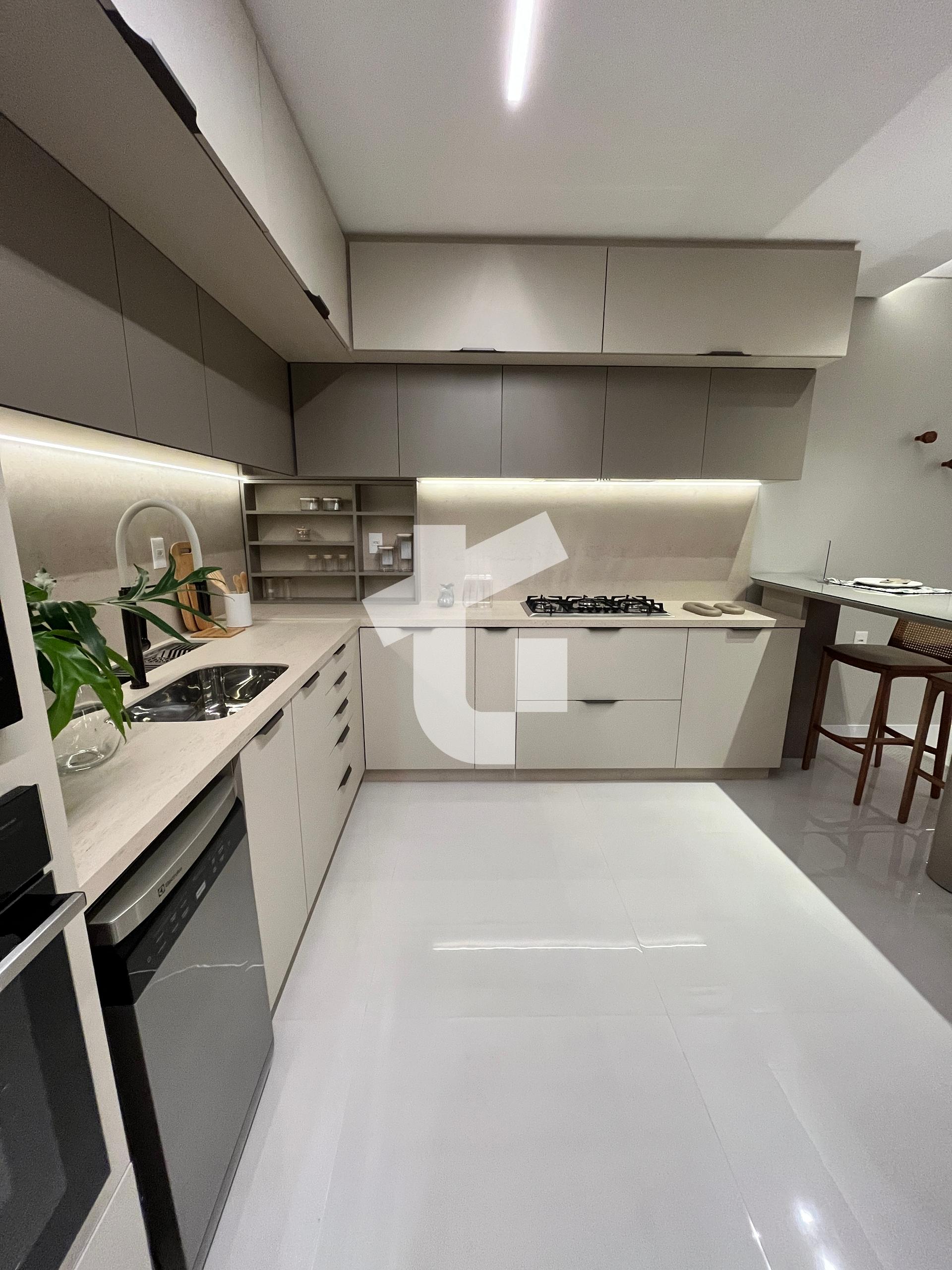 APARTAMENTO MOBILIADO NOVO À VENDA NO ED. TURMALINA - CENTRO -...