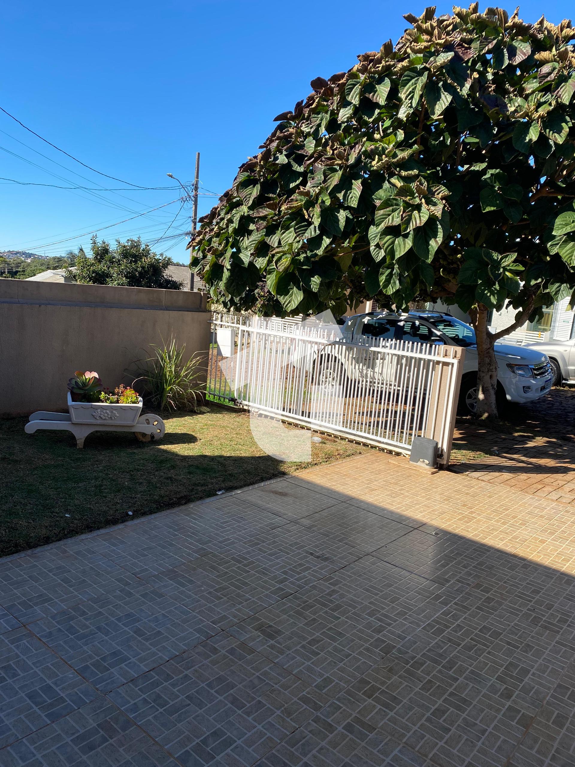 CASA SEMIMOBILIADA COM EDÍCULA PARA LOCAÇÃO - BAIRRO FRARON - ...