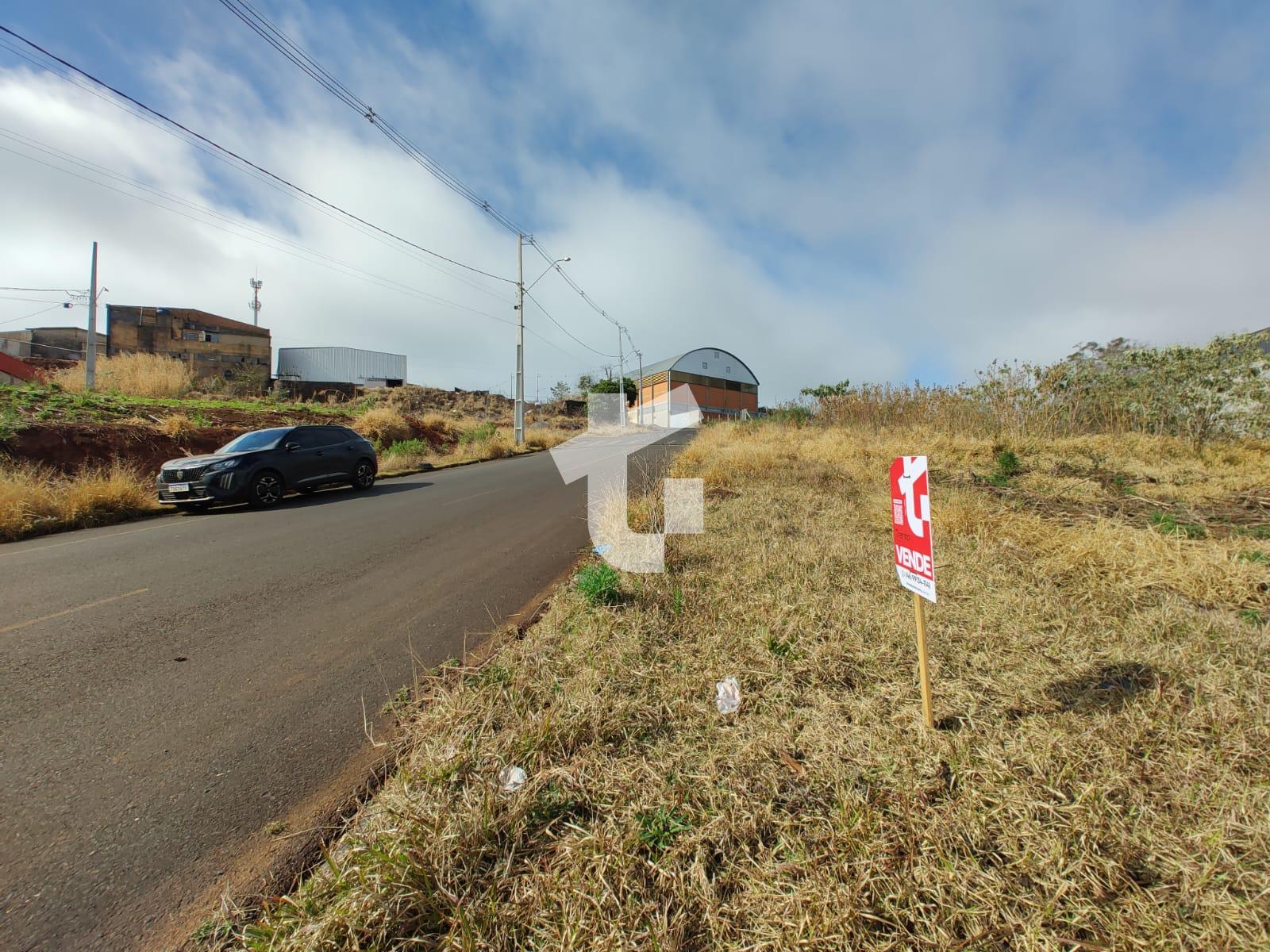EXCELENTE TERRENO À VENDA. SÃO 386M  NO BAIRRO MORUMBI - PATO ...