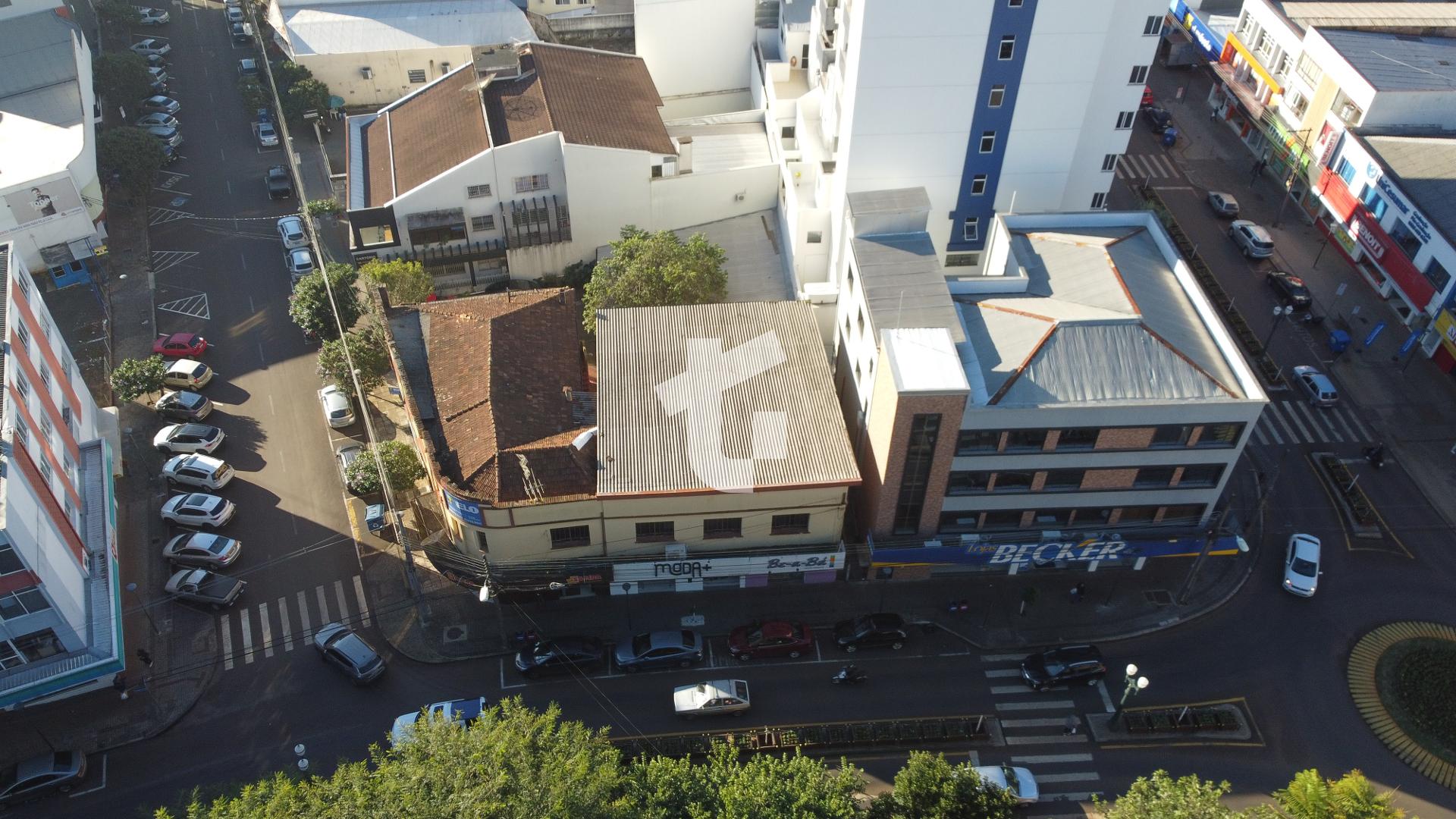 TERRENO DE ESQUINA À VENDA NA ÁREA CENTRAL DE PATO BRANCO - PR