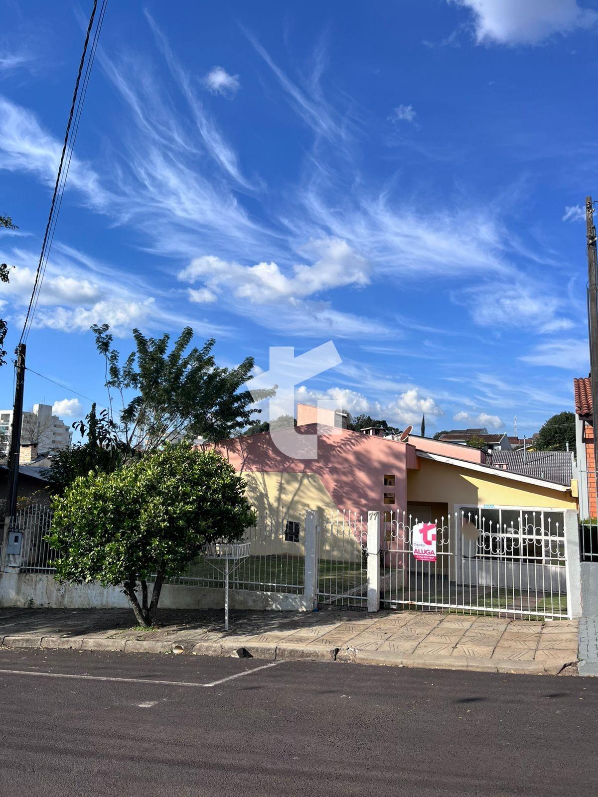 CASA TÉRREA SEMIMOBILIADA PARA LOCAÇÃO NO BAIRRO LA SALLE, PAT...