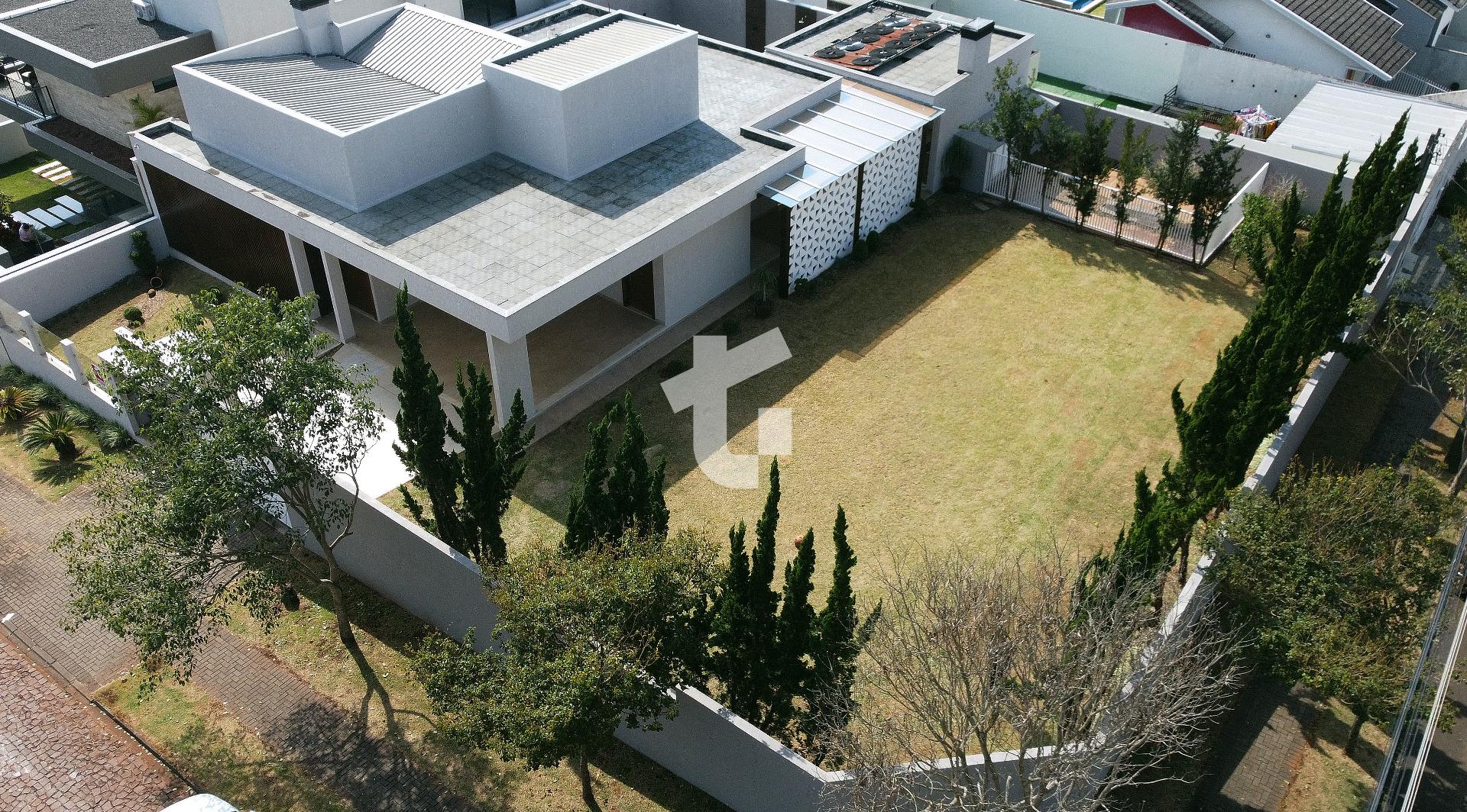 CASA TÉRREA, SEMIMOBILIADA E DE ESQUINA NO VILA IZABEL, PATO B...