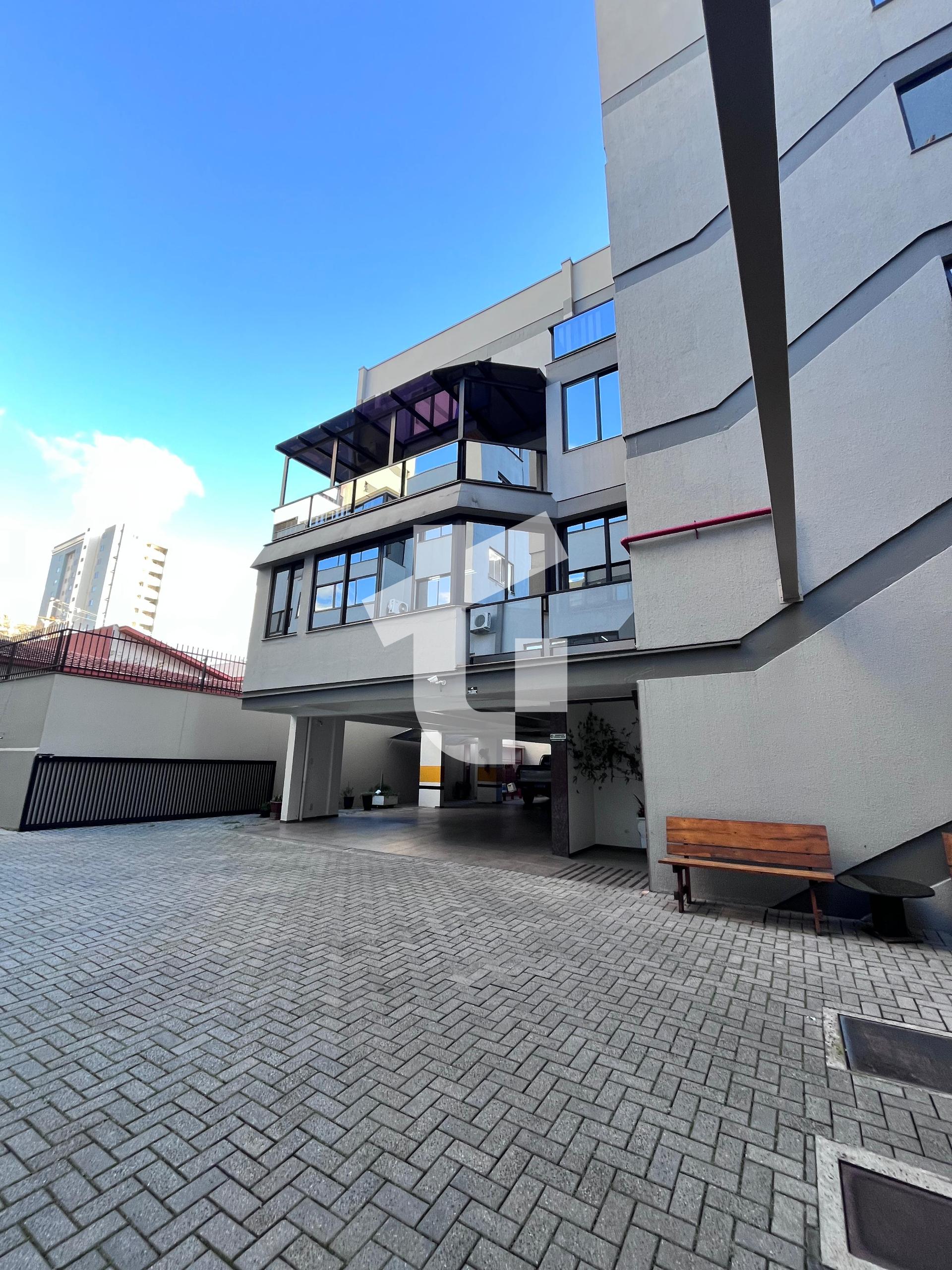 Apartamento Triplex semimobiliado para LOCAÇÃO, CENTRO, PATO B...