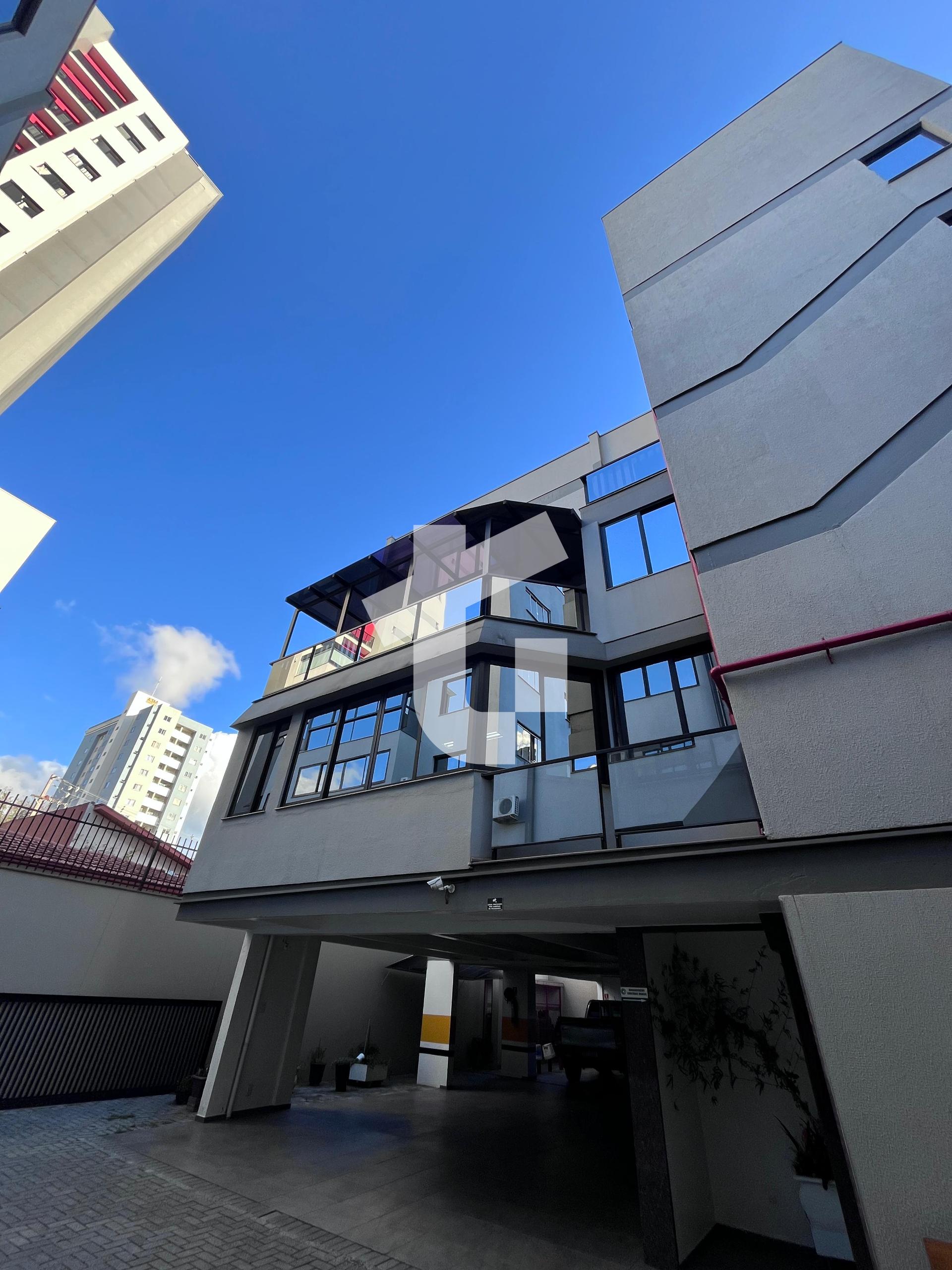 Apartamento Triplex semimobiliado para LOCAÇÃO, CENTRO, PATO B...
