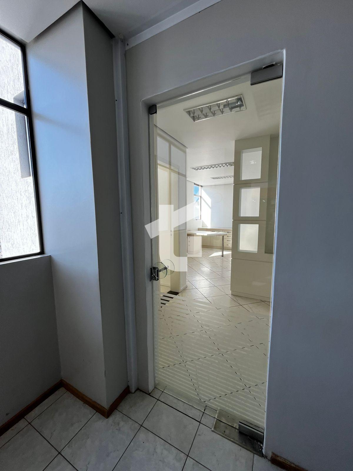 SALA COMERCIAL NO ED. CENTRO MÉDICO SÃO LUCAS PARA LOCAÇÃO EM ...