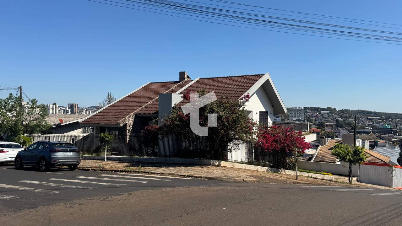 CASA SEMIMOBILIADA  DE ESQUINA À VENDA NO BAIRRO BRASÍLIA EM P...