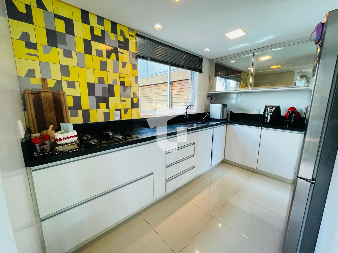 EXCELENTE CASA SEMIMOBILIADA  VENDA - BAIRRO - LA SALLE, PATO BRANCO - PR