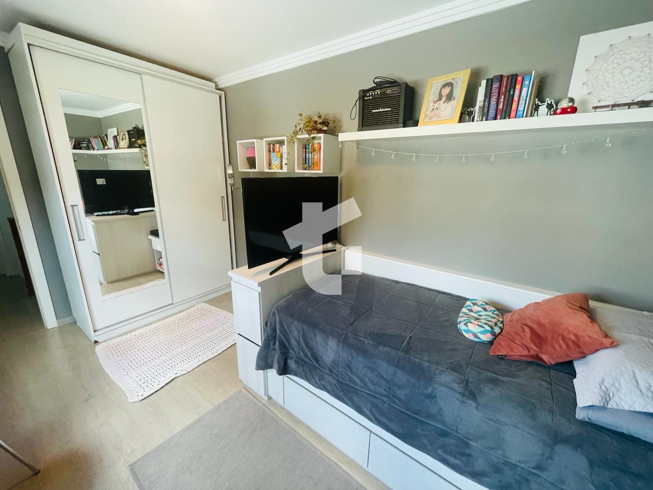 EXCELENTE CASA SEMIMOBILIADA  VENDA - BAIRRO - LA SALLE, PATO BRANCO - PR