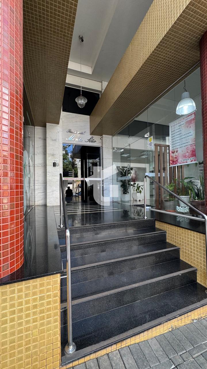 APARTAMENTO SEMIMOBILIADO À VENDA NO ED. MONTE SIÃO, CENTRO, P...