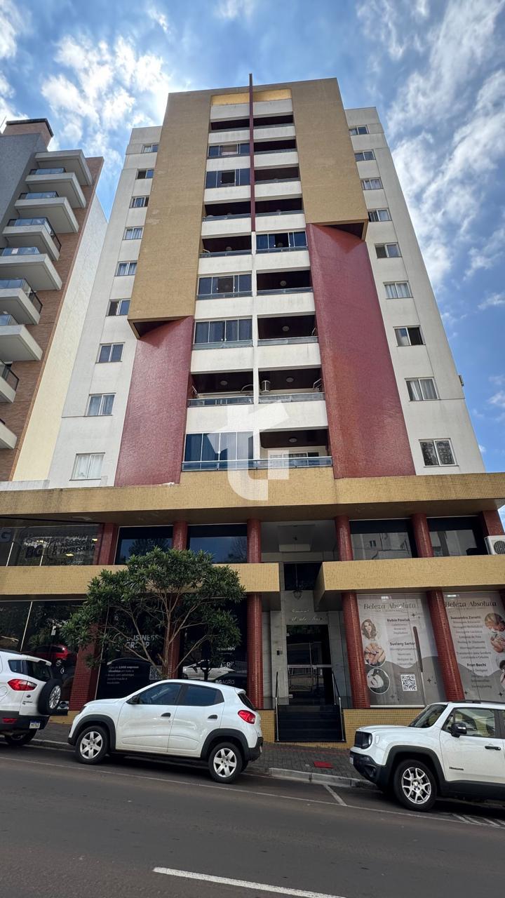 APARTAMENTO SEMIMOBILIADO À VENDA NO ED. MONTE SIÃO, CENTRO, P...