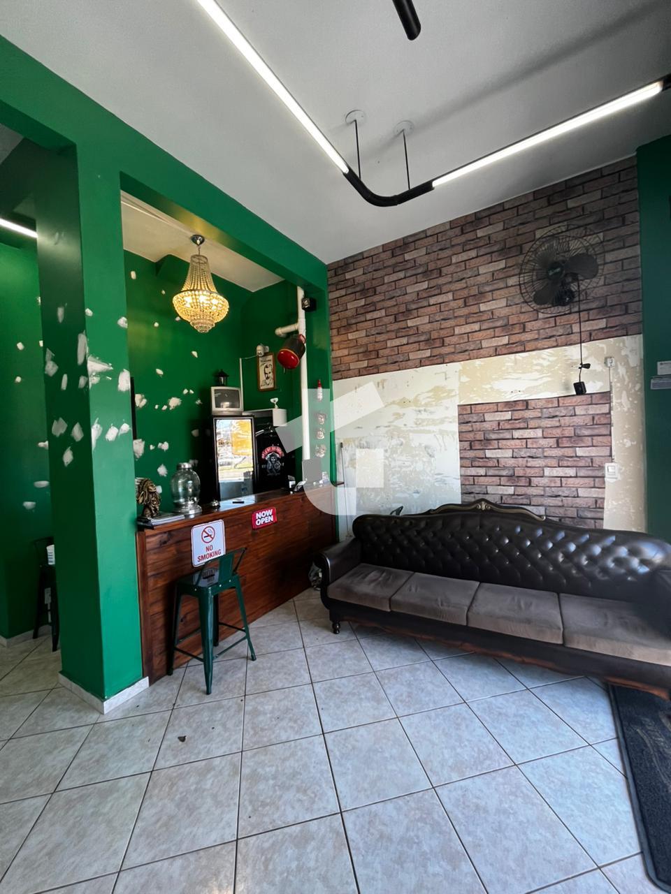 SALA COMERCIAL DE FRENTE PARA A RUA DISPONÍVEL PARA LOCAÇÃO, P...