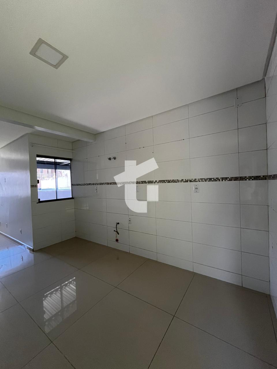 EXCELENTE CASA TRREA PARA LOCAO NO BAIRRO FRARON, PATO BRANCO - PR