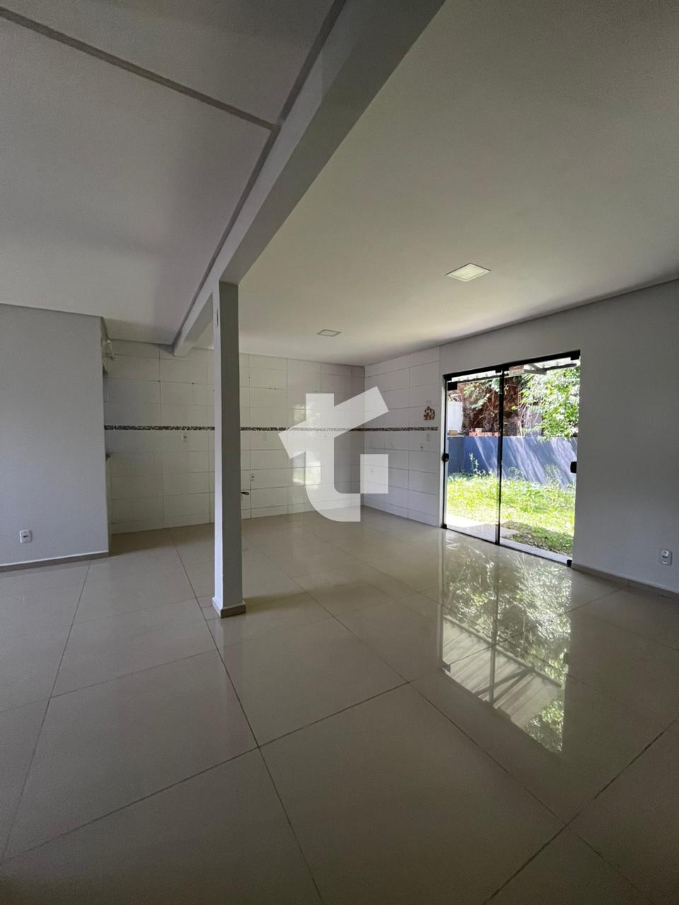 EXCELENTE CASA TRREA PARA LOCAO NO BAIRRO FRARON, PATO BRANCO - PR