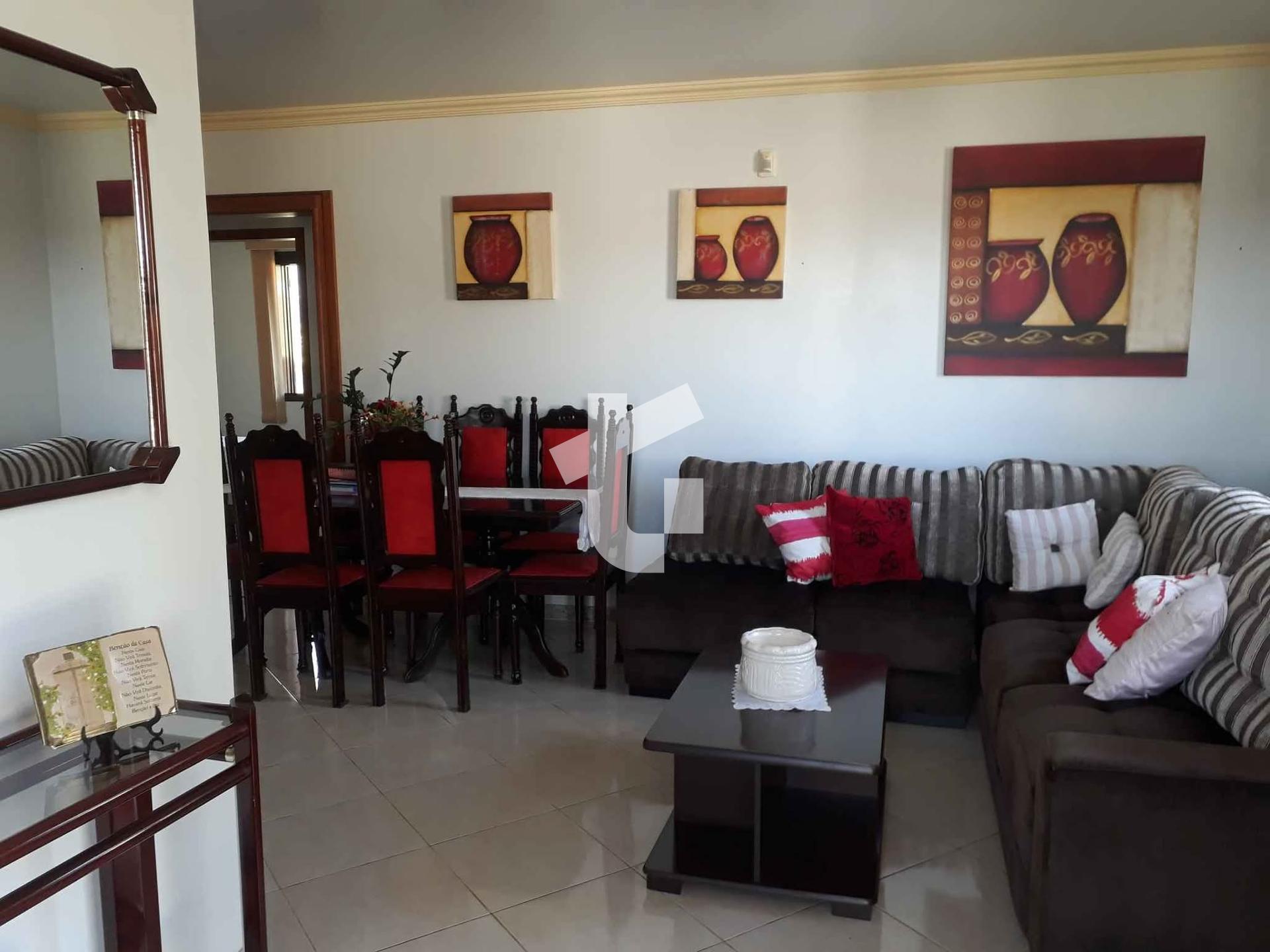 CASA À VENDA, COM 1 SUÍTE E 2 QUARTOS NO CENTRO, PATO BRANCO - PR