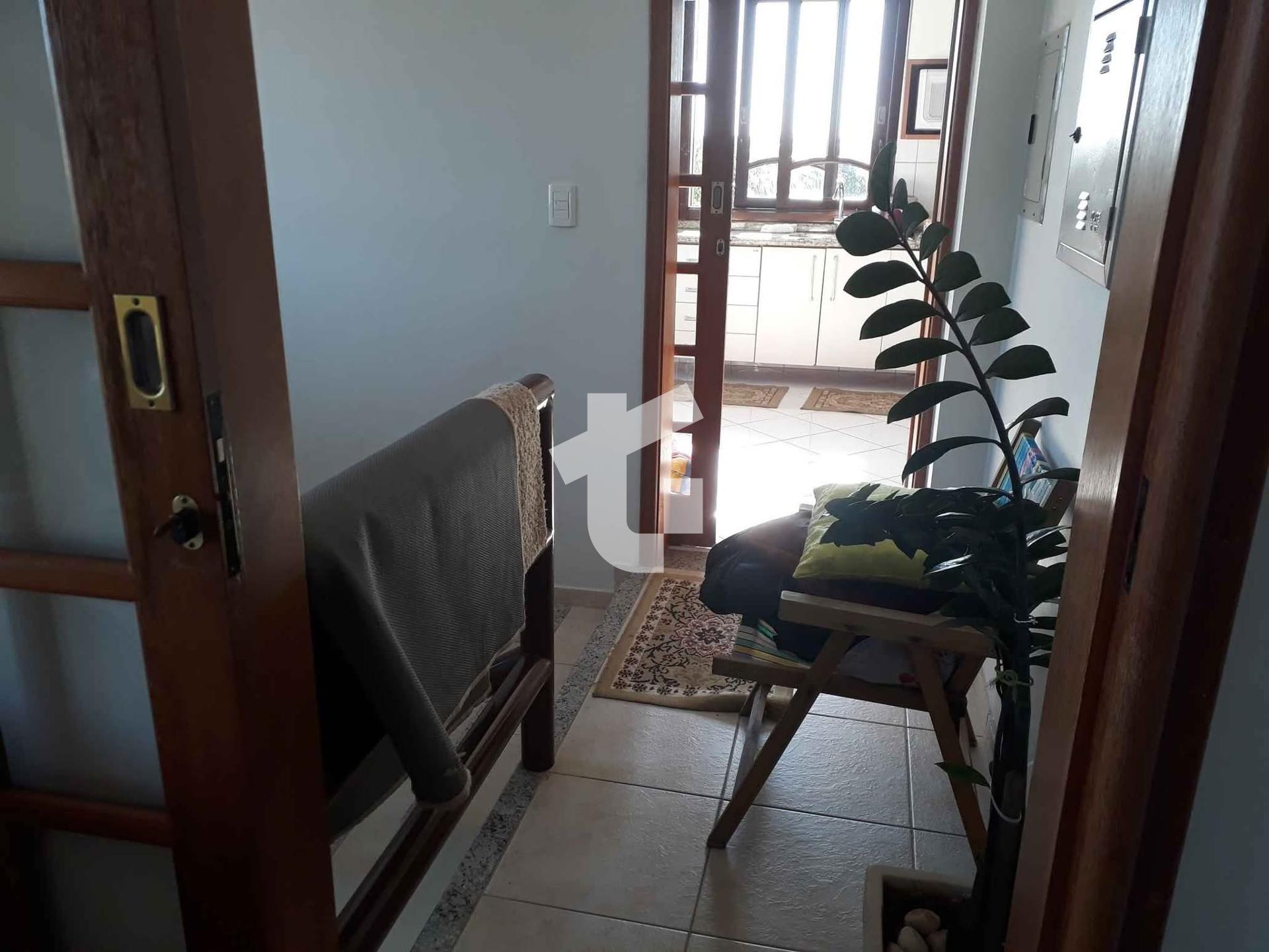 CASA VENDA, COM 1 SUTE E 2 QUARTOS NO CENTRO, PATO BRANCO - PR