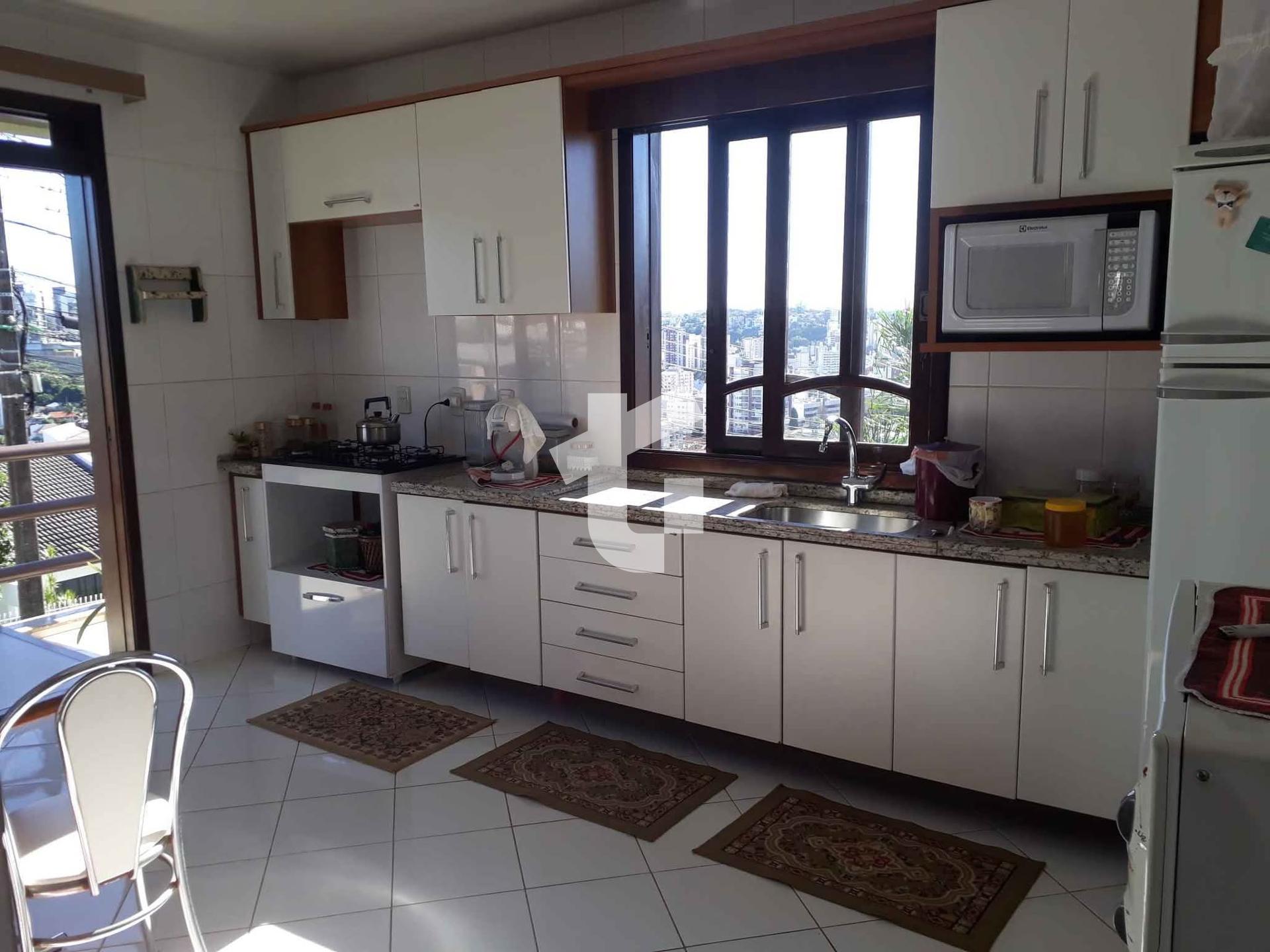 CASA VENDA, COM 1 SUTE E 2 QUARTOS NO CENTRO, PATO BRANCO - PR