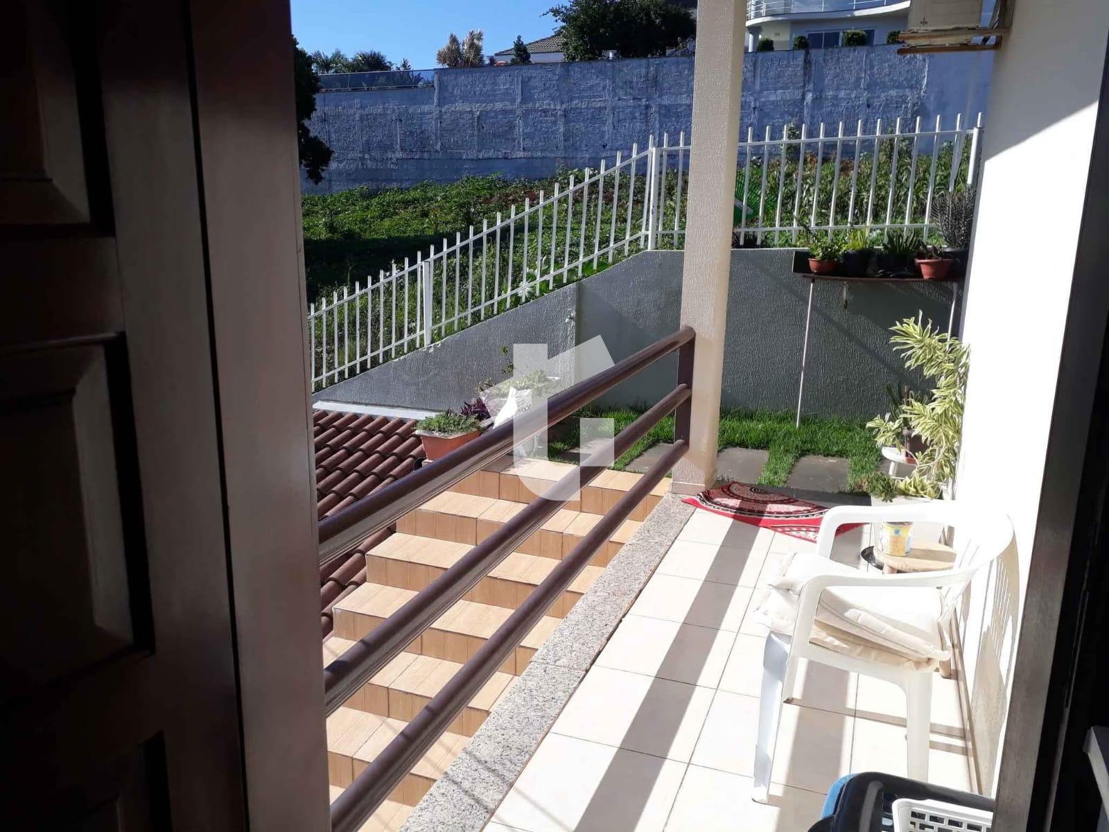 CASA VENDA, COM 1 SUTE E 2 QUARTOS NO CENTRO, PATO BRANCO - PR