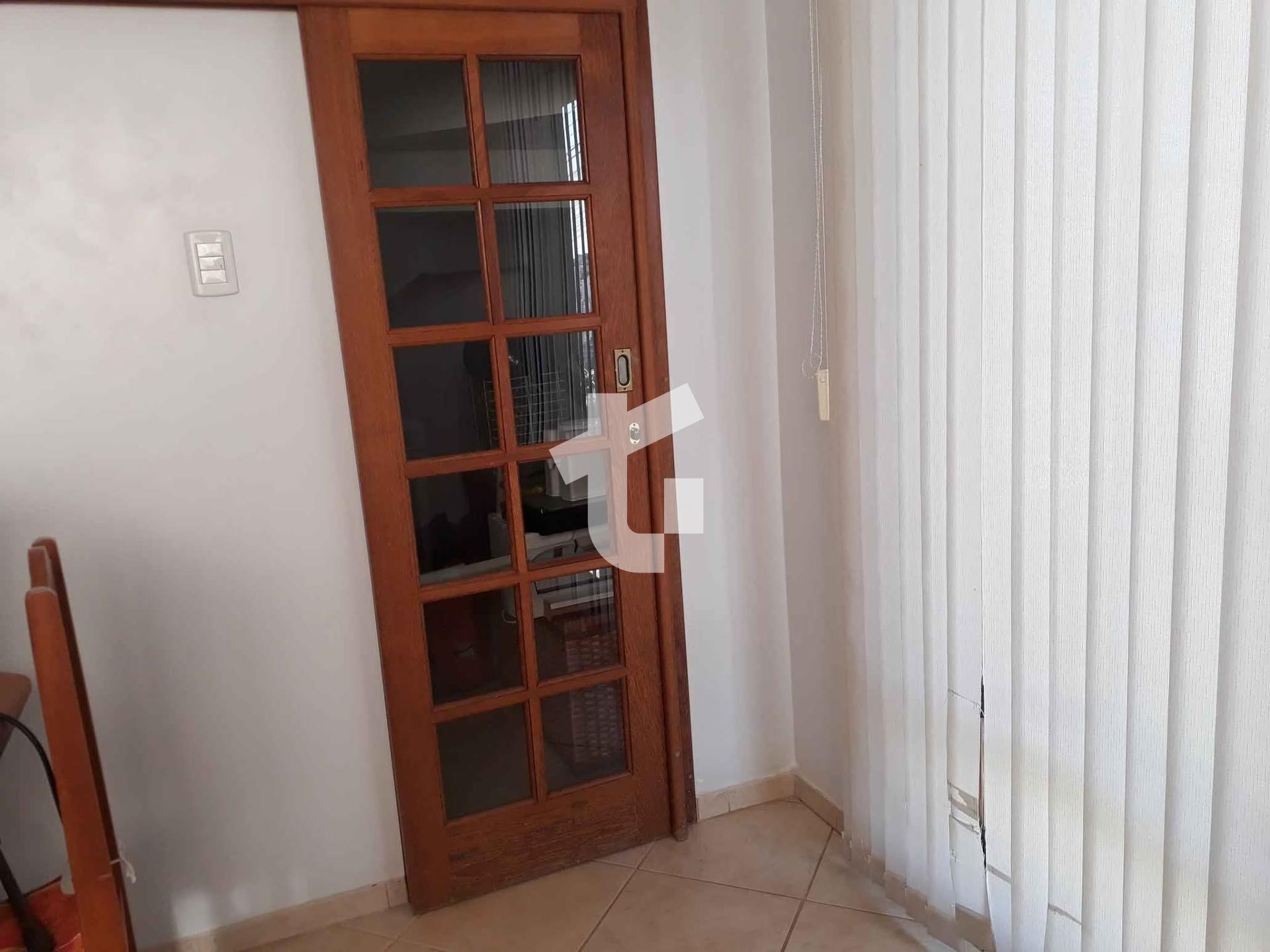 CASA VENDA, COM 1 SUTE E 2 QUARTOS NO CENTRO, PATO BRANCO - PR