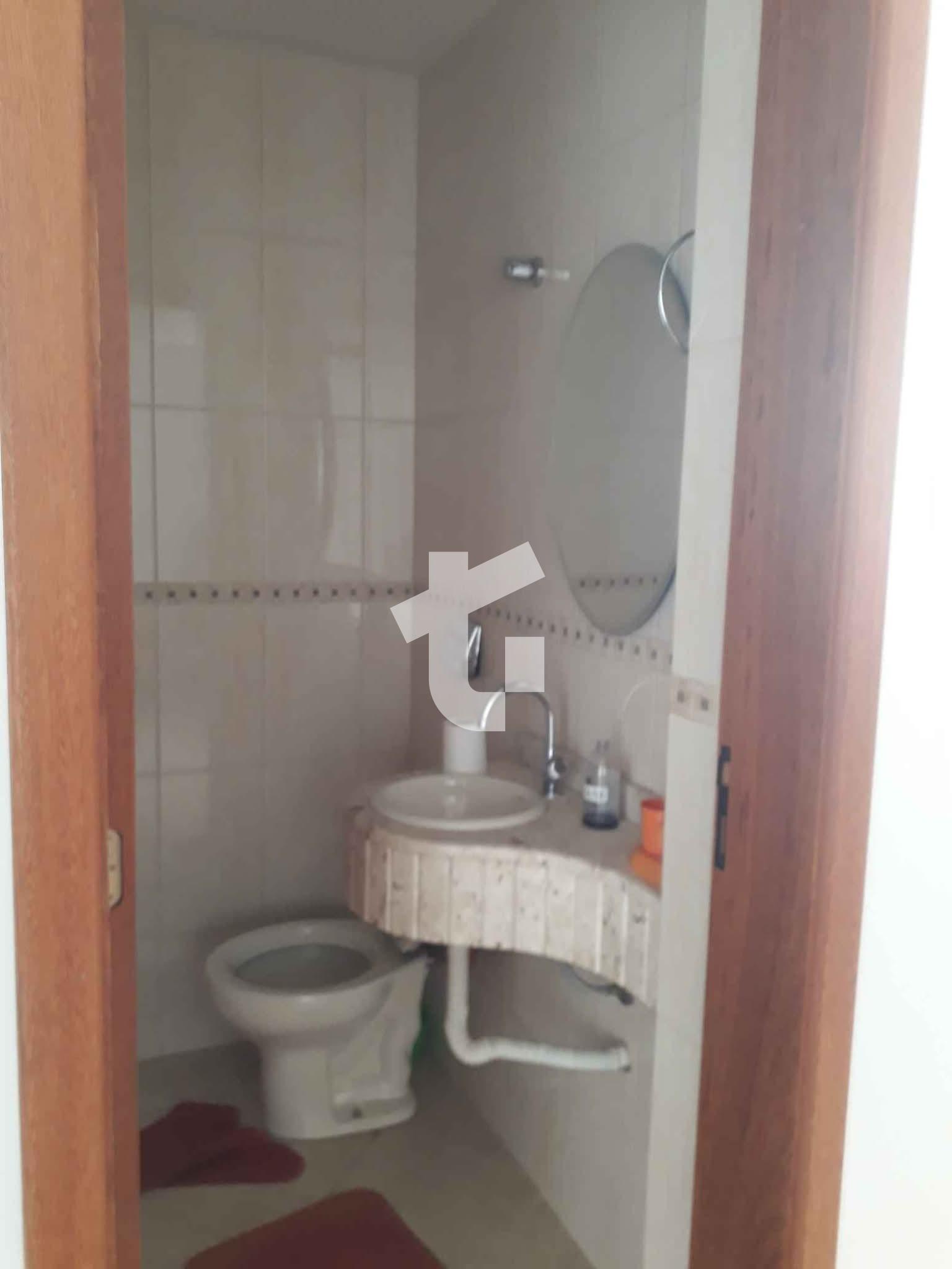 CASA VENDA, COM 1 SUTE E 2 QUARTOS NO CENTRO, PATO BRANCO - PR