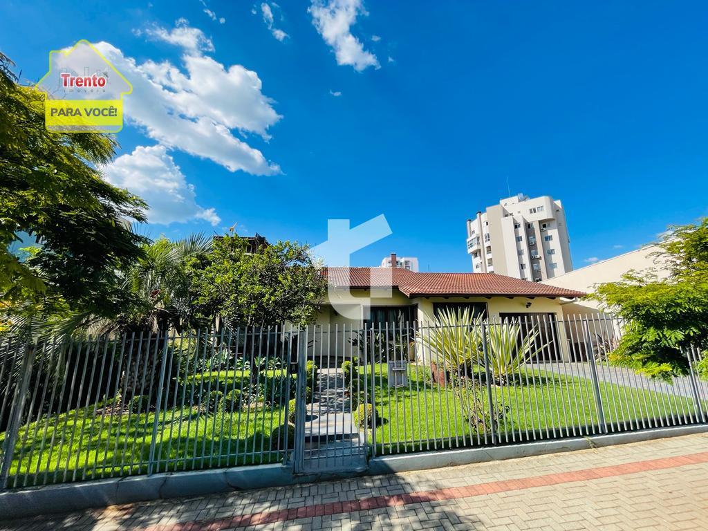 CASA A VENDA PRÓXIMA AO TEATRO MUNICIPAL, RUA IBIPORÃ,CENTRO, ...