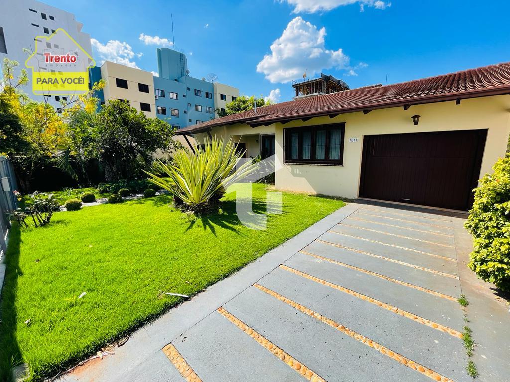 CASA A VENDA PRÓXIMA AO TEATRO MUNICIPAL, RUA IBIPORÃ,CENTRO, ...