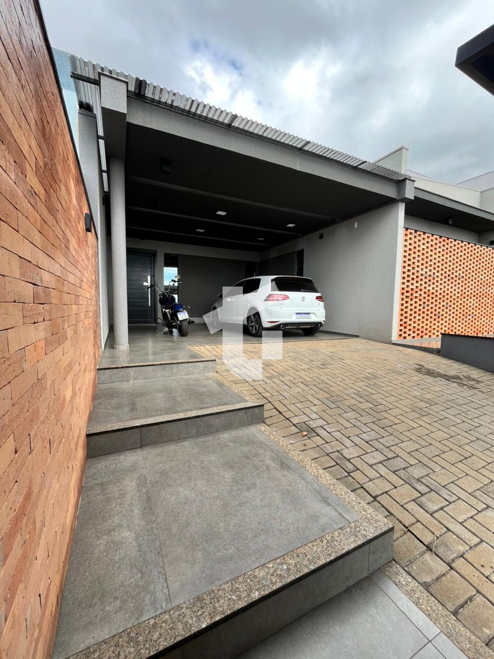 CASA TÉRREA À VENDA, COM 2 SUÍTES NO BAIRRO FRARON, PATO BRANC...