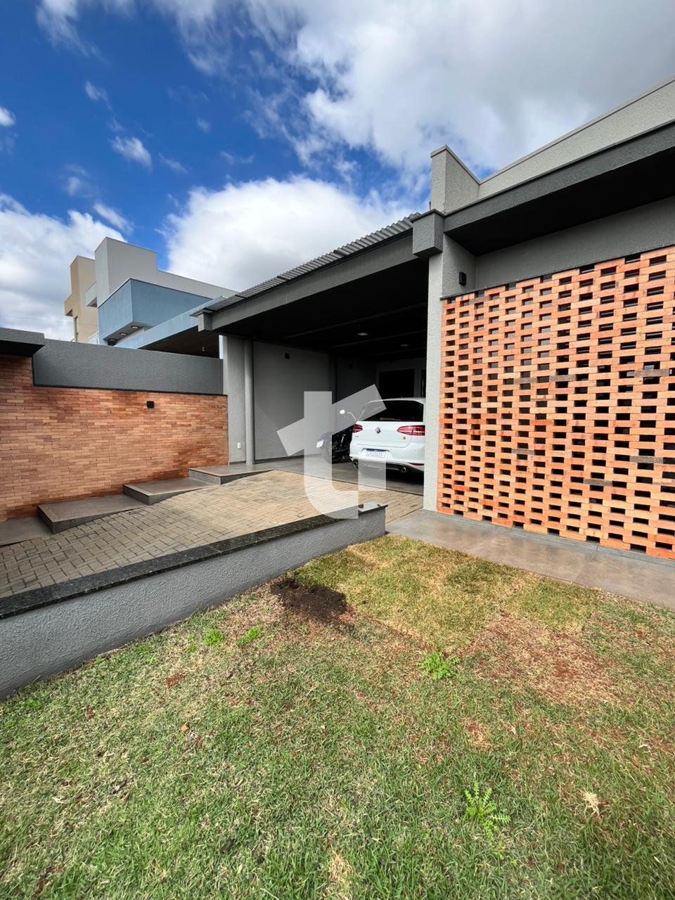 CASA TÉRREA À VENDA, COM 2 SUÍTES NO BAIRRO FRARON, PATO BRANC...