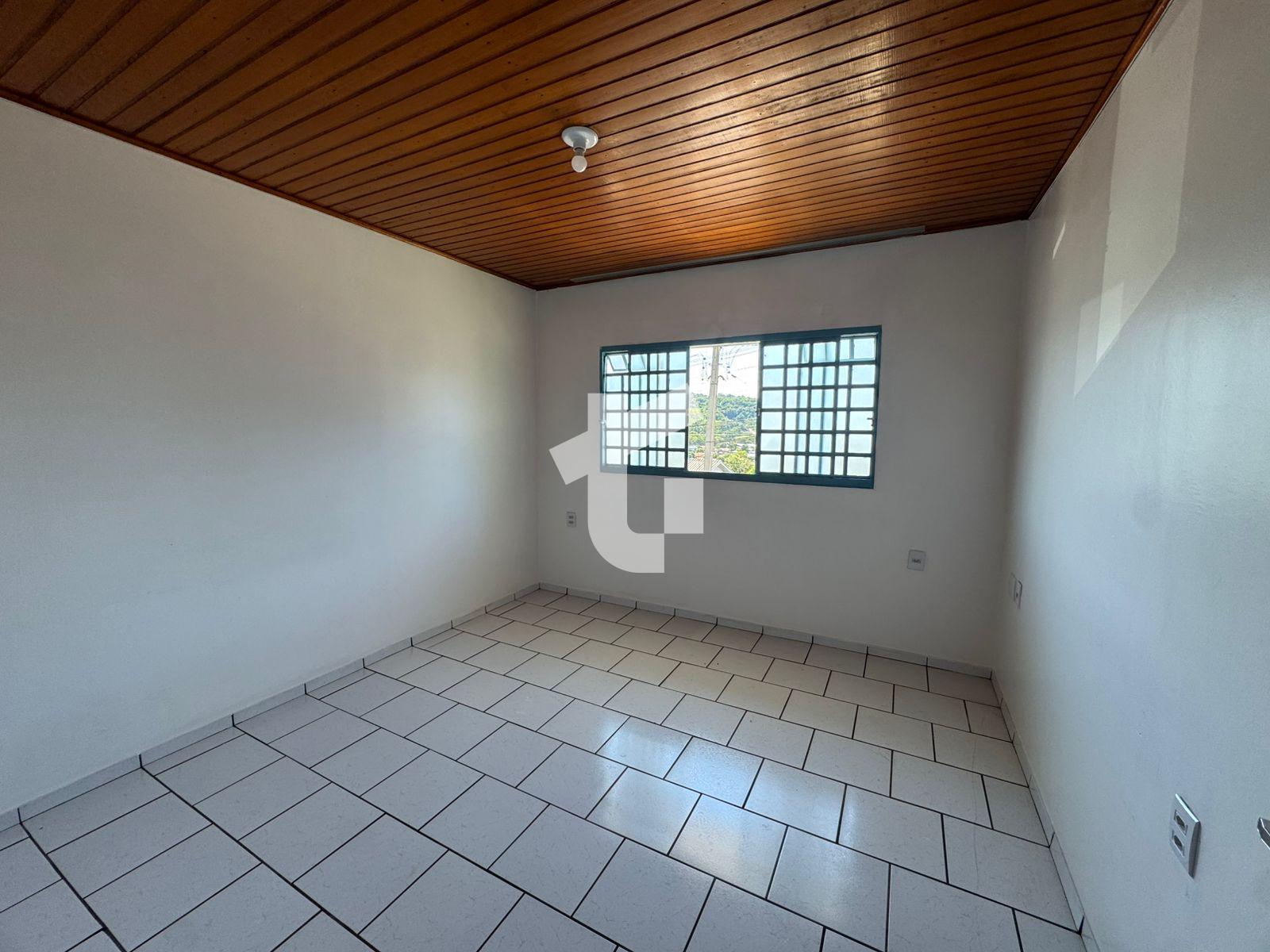 CASA TRREA VENDA, COM 3 DORMITRIOS NO BAIRRO SO VICENTE, PATO BRANCO - PR