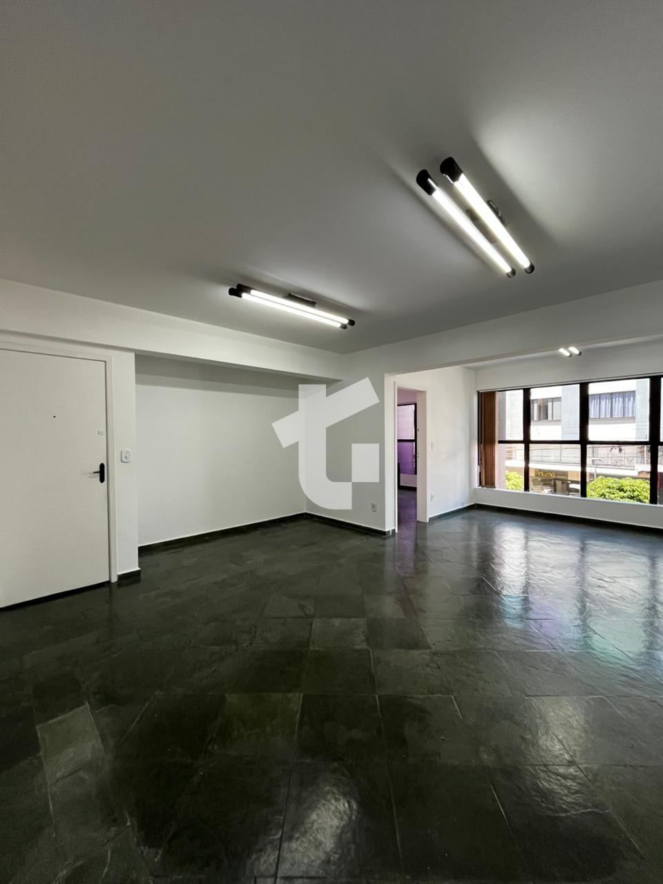 SALA COMERCIAL NO ED. ITATIAIA PARA LOCAÇÃO, NO CENTRO DE PATO...