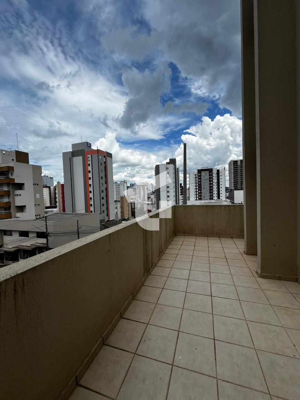 APARTAMENTO NO EDIFICIO GOLDEN PARK, AV. BRASIL N 720 CENTRO