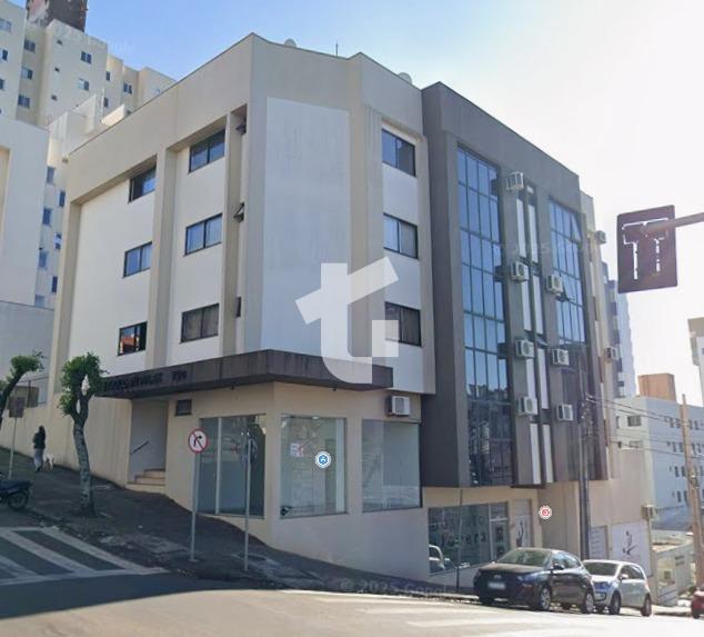 APARTAMENTO NO EDIFICIO GOLDEN PARK, AV. BRASIL N  720 CENTRO