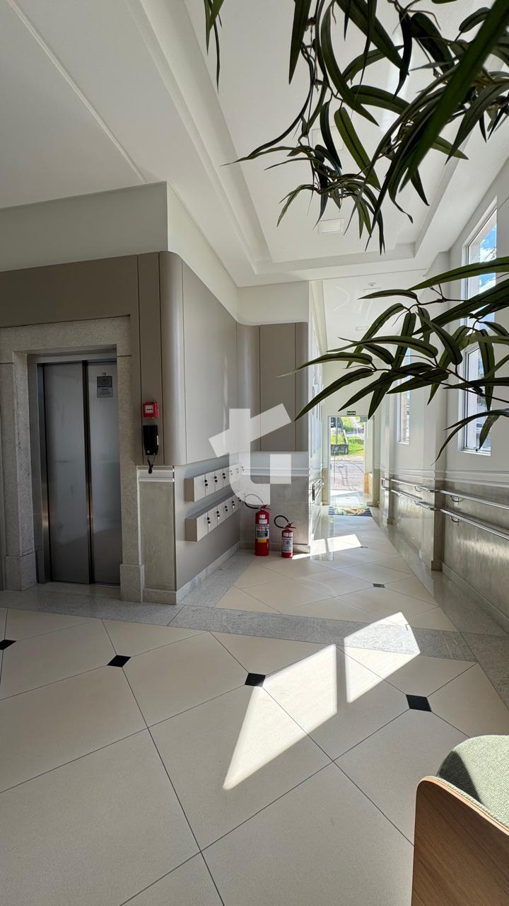 EXCELENTE APARTAMENTO SEMIMOBILIADO À VENDA NO EDIFÍCIO TARSIL...