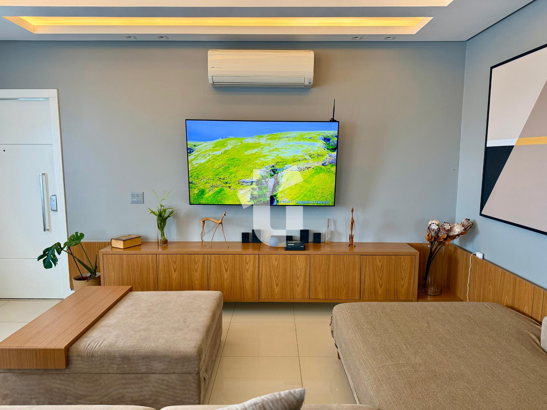 EXCELENTE APARTAMENTO SEMIMOBILIADO VENDA NO EDIFCIO TARSILA DO AMARAL.