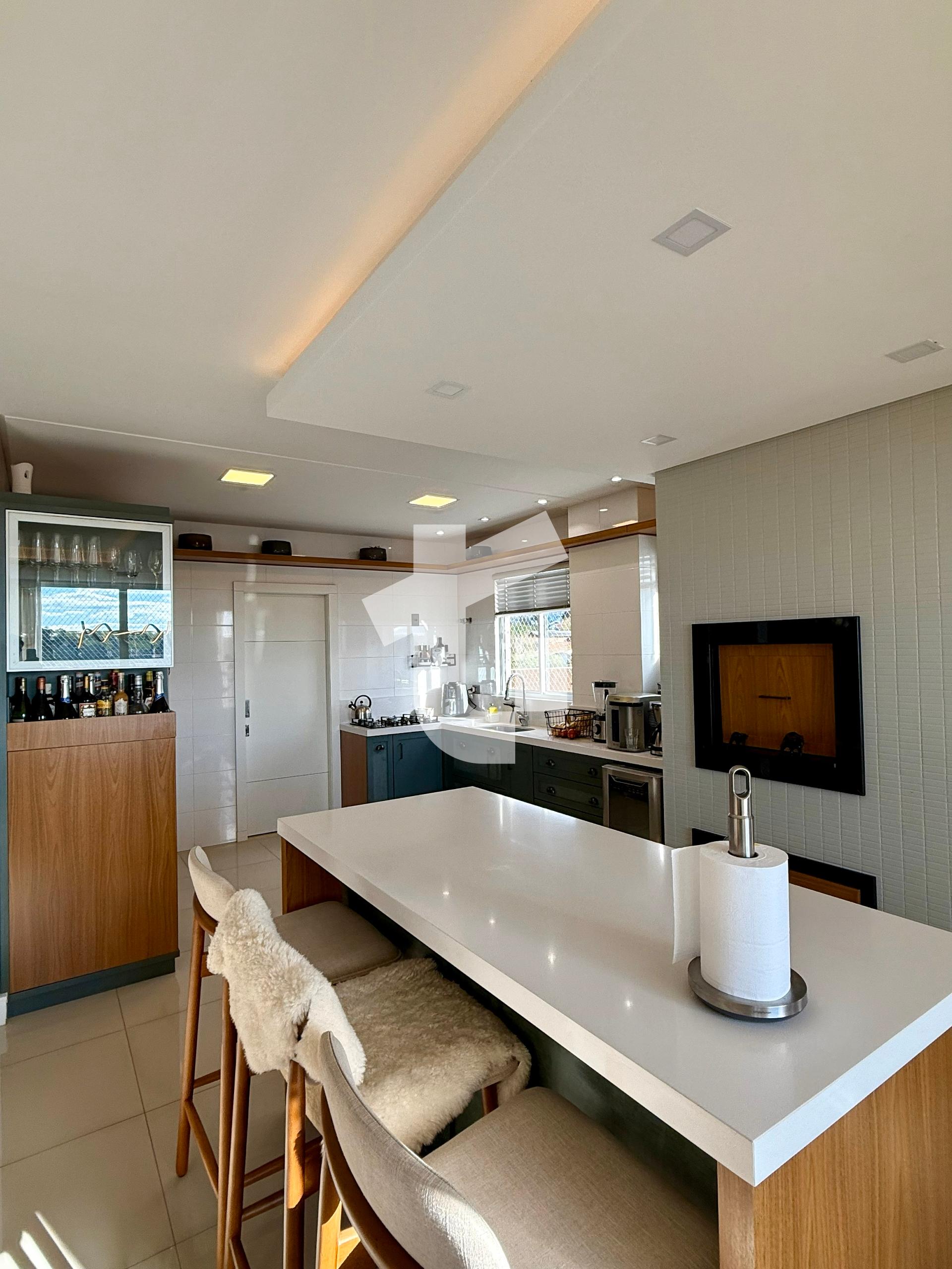 EXCELENTE APARTAMENTO SEMIMOBILIADO VENDA NO EDIFCIO TARSILA DO AMARAL.