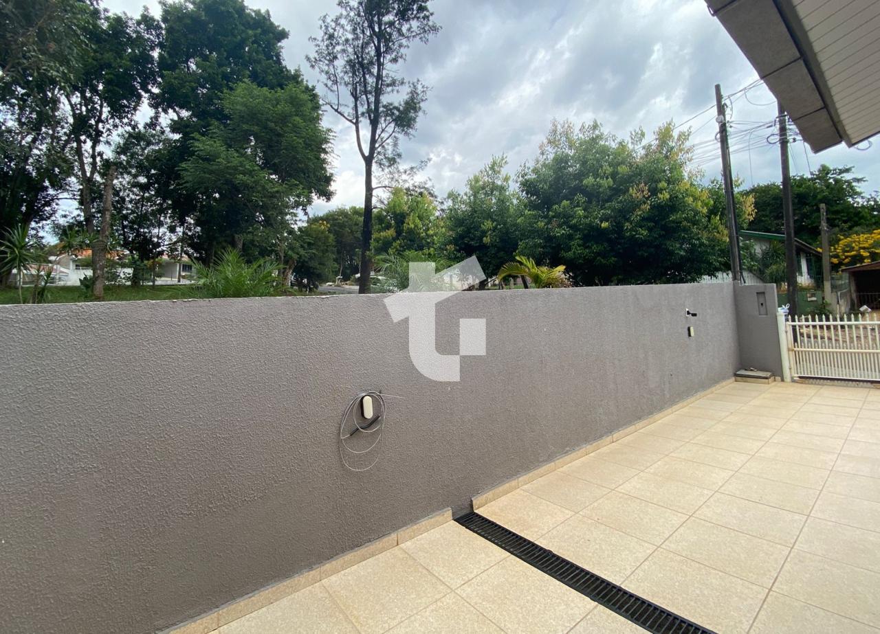 CASA À VENDA COM PISCINA NO BAIRRO ANCHIETA EM PATO BRANCO PR.