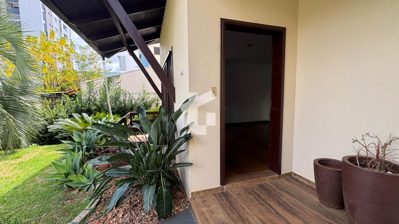 CASA TERRENO A VENDA PROX. TEATRO MUNICIPAL, R. IBIPOR,CENTRO-PATO BRANCO - PR.