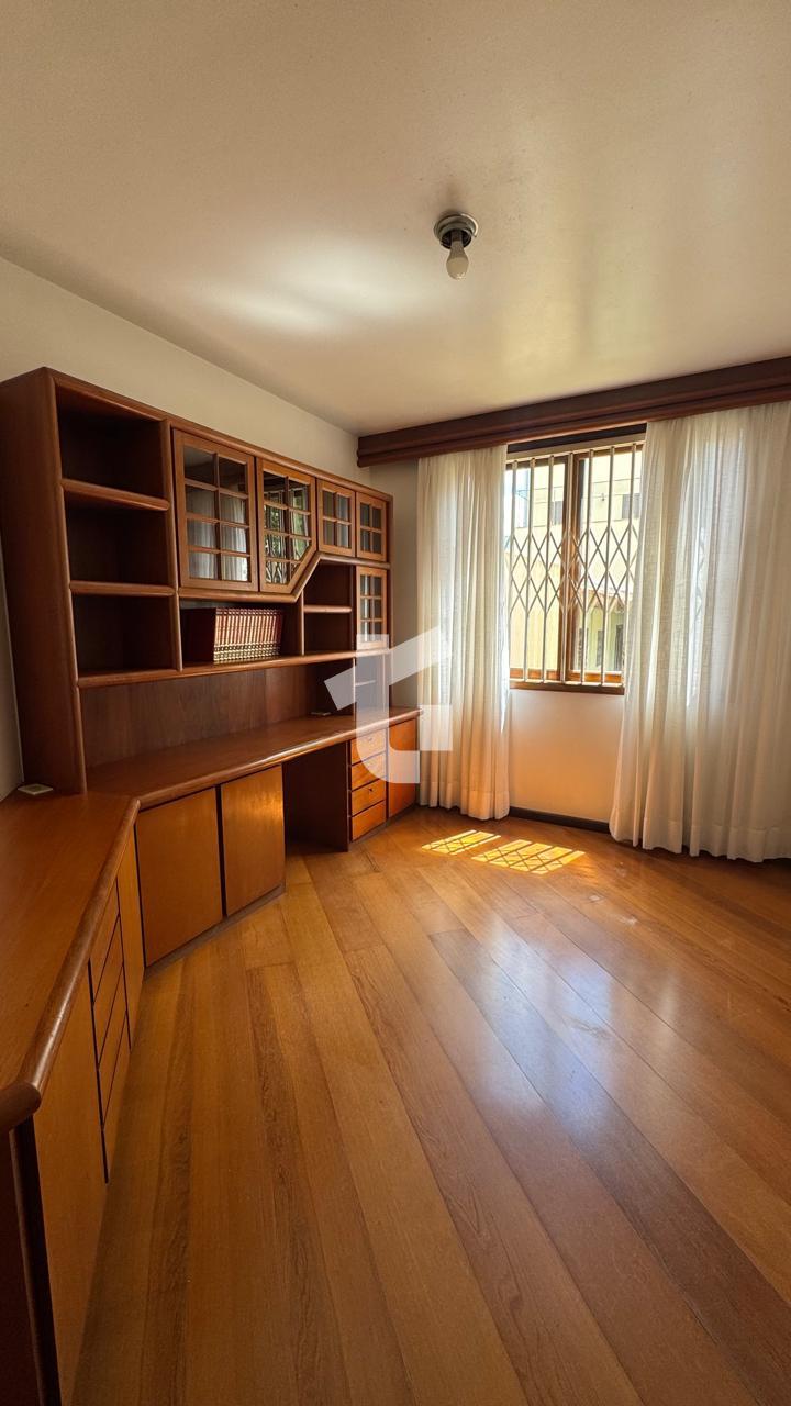 CASA TERRENO A VENDA PROX. TEATRO MUNICIPAL, R. IBIPOR,CENTRO-PATO BRANCO - PR.