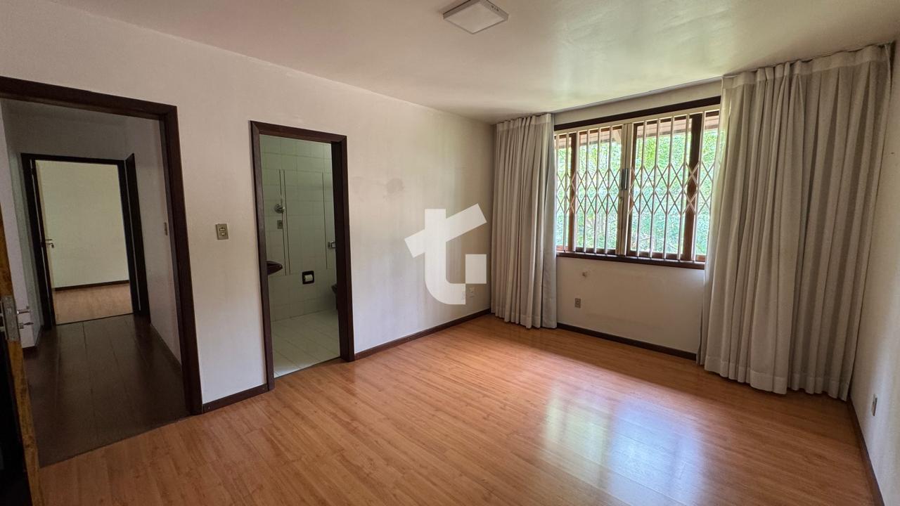 CASA TERRENO A VENDA PROX. TEATRO MUNICIPAL, R. IBIPOR,CENTRO-PATO BRANCO - PR.