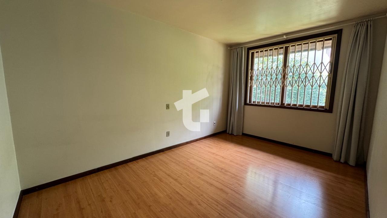 CASA TERRENO A VENDA PROX. TEATRO MUNICIPAL, R. IBIPOR,CENTRO-PATO BRANCO - PR.