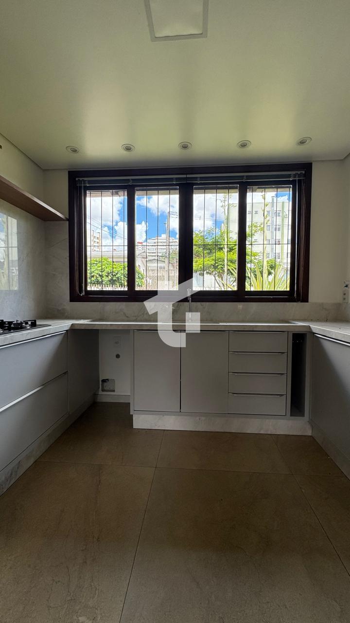 CASA TERRENO A VENDA PROX. TEATRO MUNICIPAL, R. IBIPOR,CENTRO-PATO BRANCO - PR.