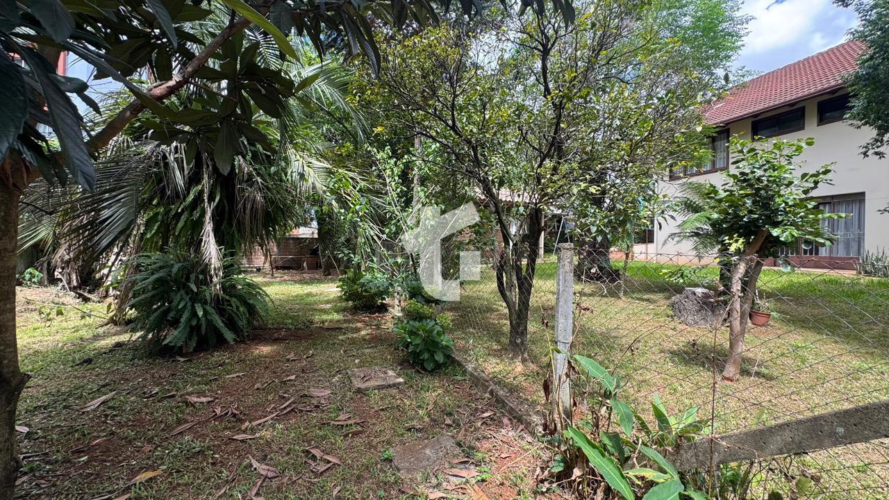CASA TERRENO A VENDA PROX. TEATRO MUNICIPAL, R. IBIPOR,CENTRO-PATO BRANCO - PR.