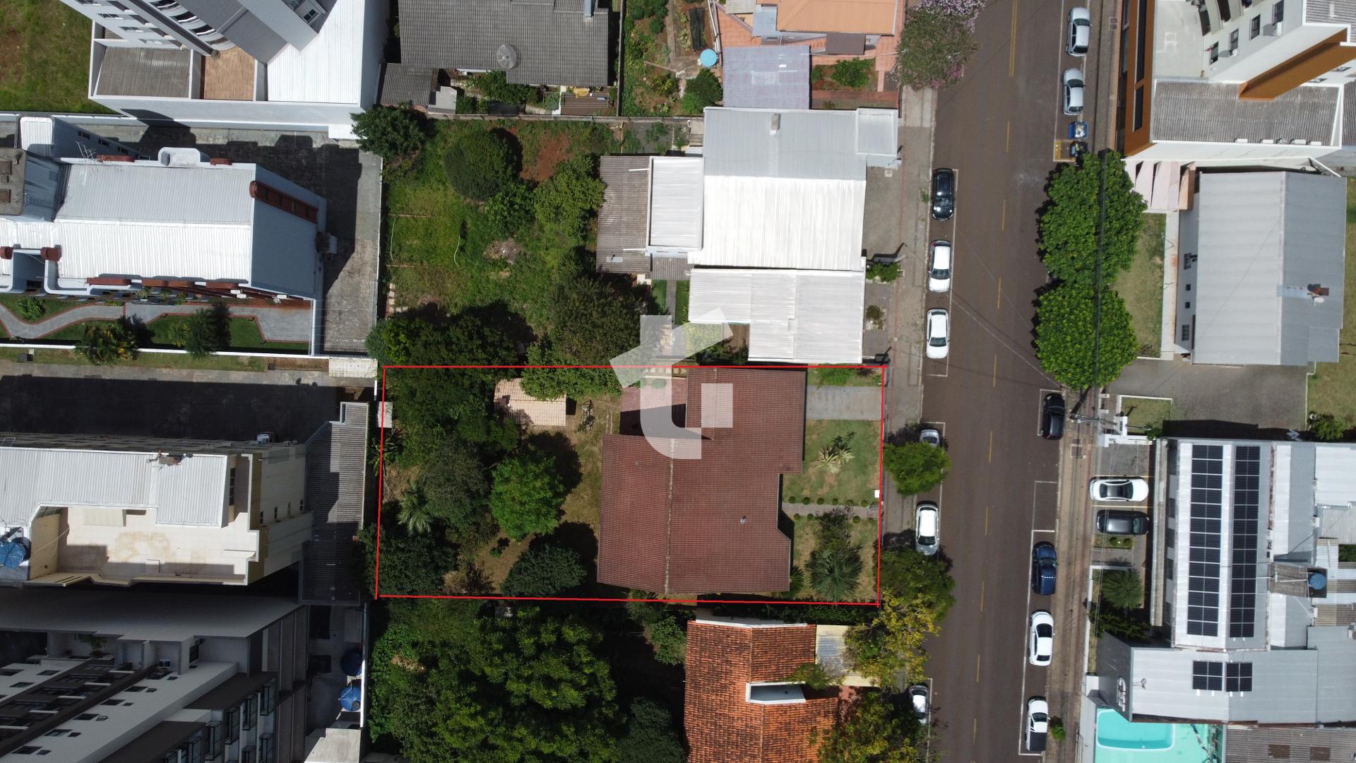 CASA TERRENO A VENDA PROX. TEATRO MUNICIPAL, R. IBIPOR,CENTRO-PATO BRANCO - PR.